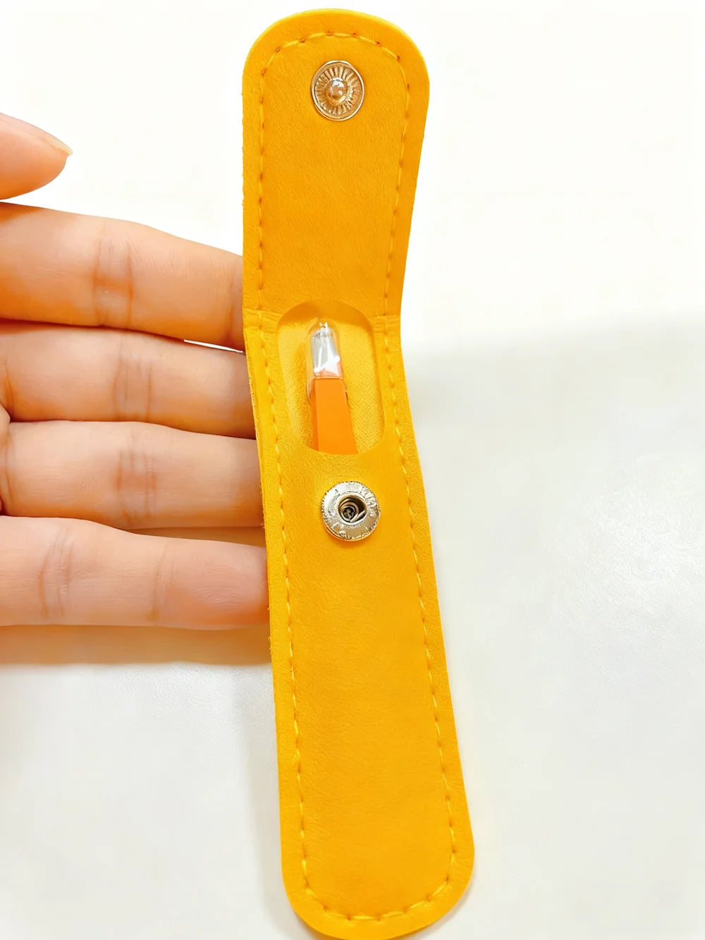 Slanted Eyebrow Tweezers